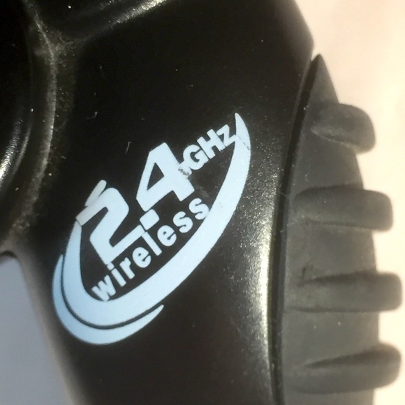 Game Cube Wireless Controller from Mad Catz - Picture 2 of 7